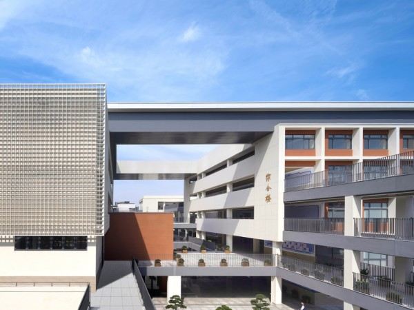 杭州市临平实验中学 / 一方建筑