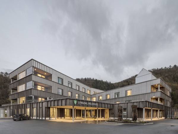 Lyngdal 医疗中心 / 3RW Arkitekter + NORD Architects