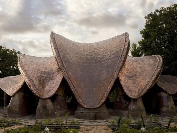 The Lumi Shala 健康空间 / IBUKU