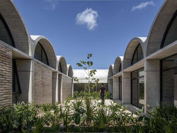 N1 健康中心 / Kiltro Polaris Arquitectura + JC Arquitectura