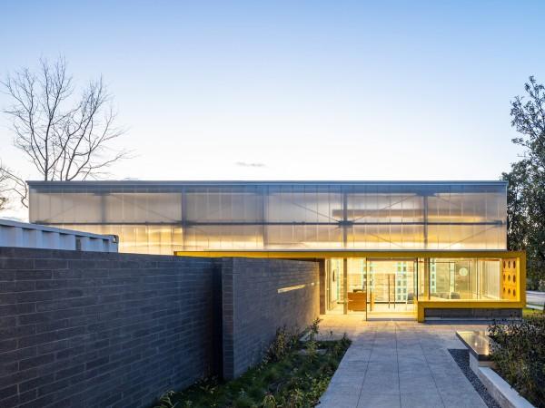 史泰登岛动物护理中心 / Garrison Architects