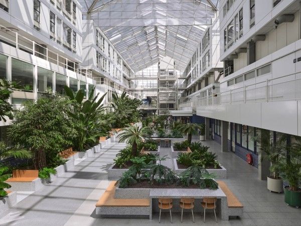 迪克兰德医院振兴 / bureau Ira Koers  + Studio Roelof Mulder