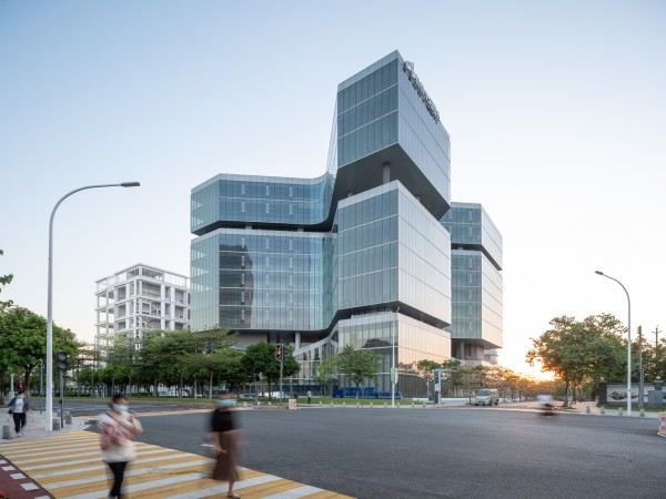 粤港澳大湾区高性能医疗器械创新中心 / 海茵建筑