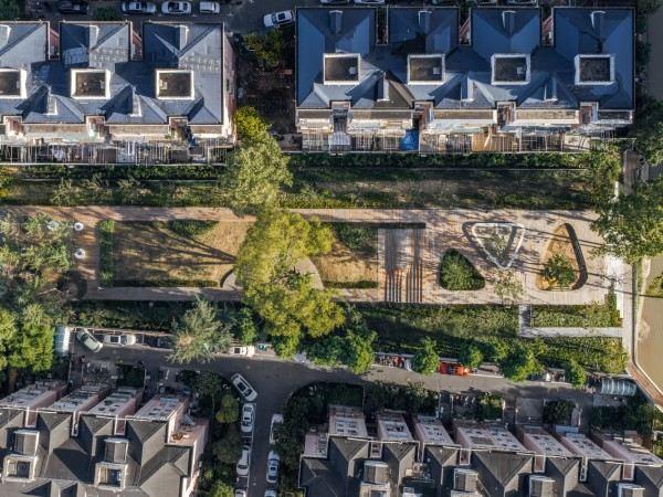 一块甲板的空间正义：甲板花园 / VIA维亚景观