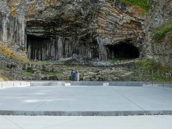 玄武洞公园 / CASE-REAL