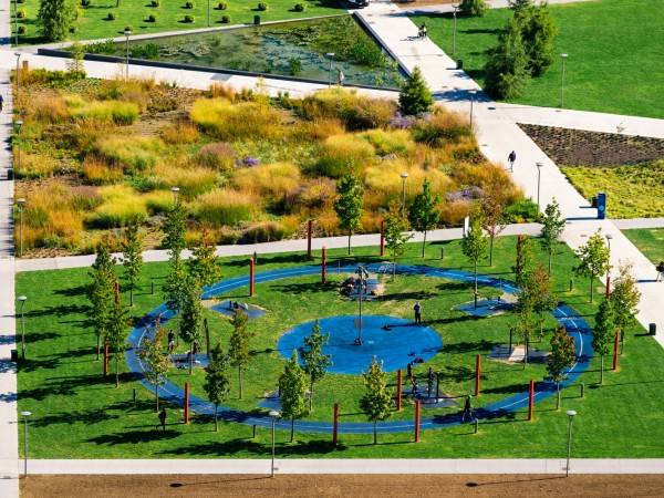 Bibilioteca degli Alberi 公园 / Inside Outside Architecture