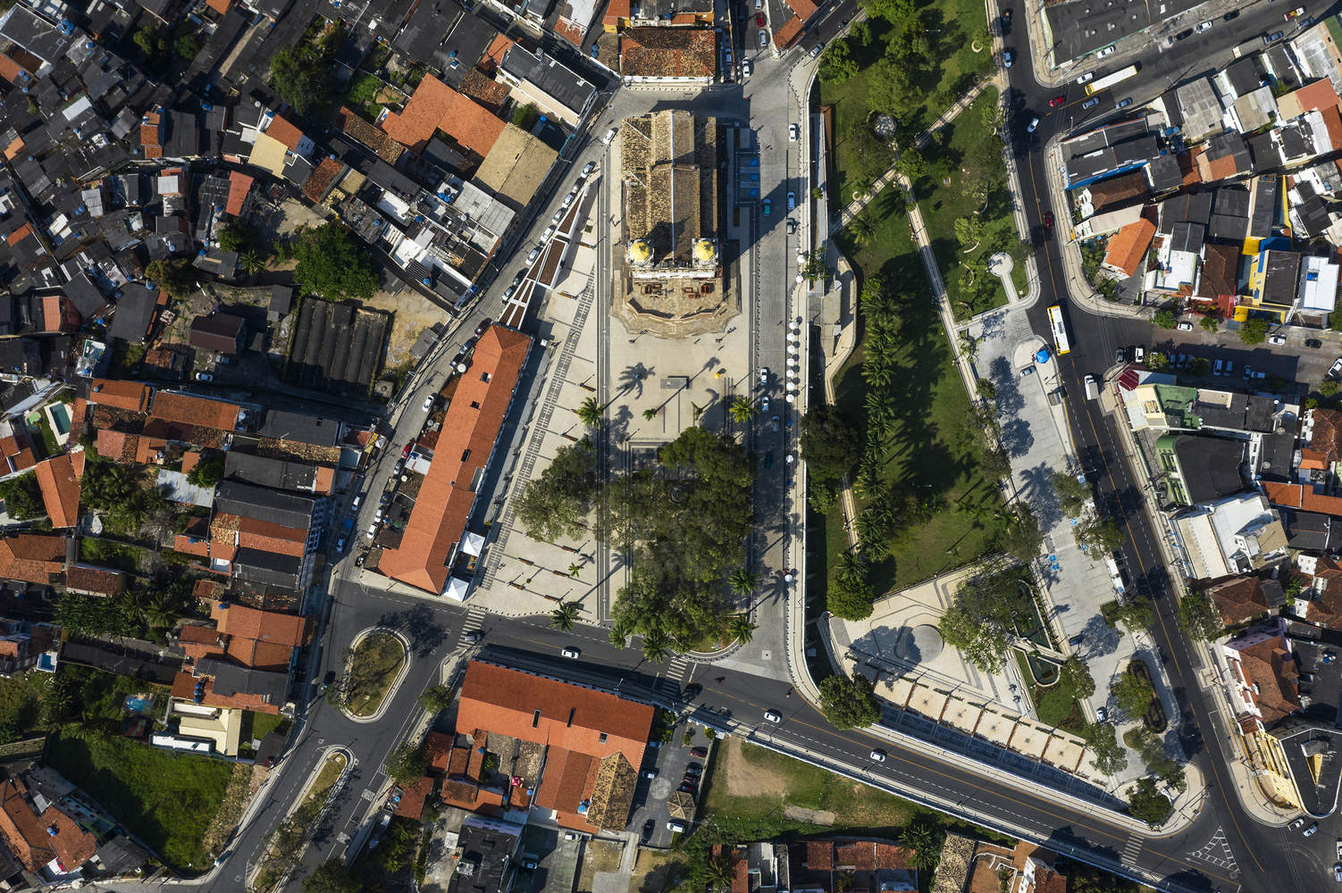 Senhor do Bonfim 圣山城市改造 / Sotero Arquitetos