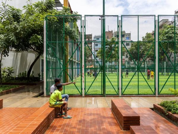 Rasulbagh 儿童公园 / Shatotto