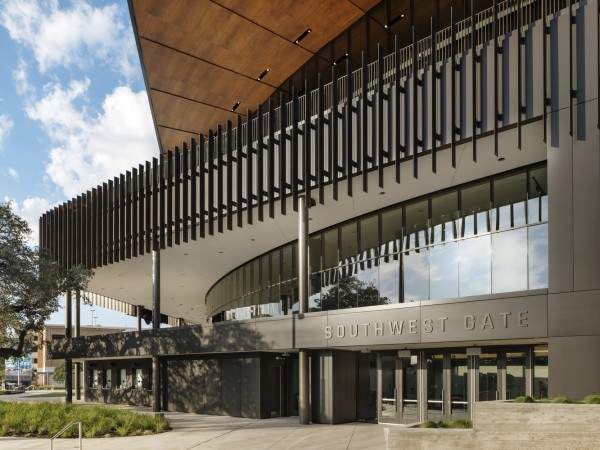 得克萨斯州大学奥斯汀分校穆迪中心篮球和活动场馆 / Gensler