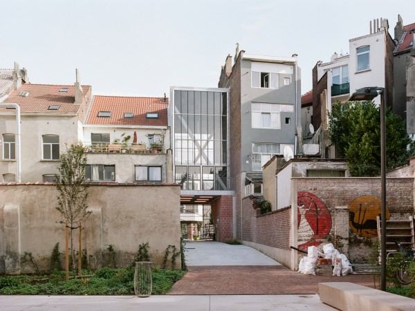 ECAM青年活动中心 / AgwA