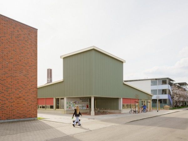 奥古斯丁社区中心 / nbundm*