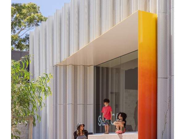 贝加谷地区东南当代艺术中心/ Sibling Architecture