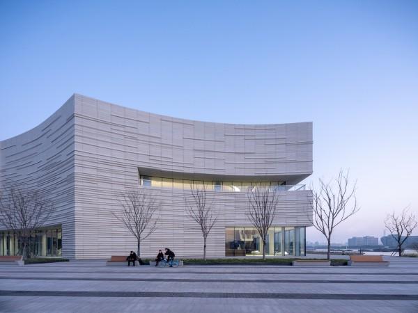 西岸大剧院 / SHL