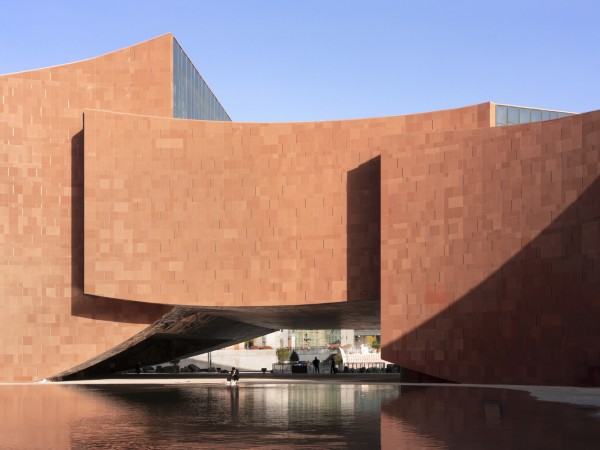 麦积山游客中心 / 朱小地工作室+北京建院