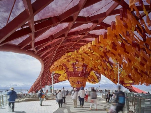 茶卡盐湖观光火车站 /  清华大学建筑设计研究院素朴工作室 + 北京清华同衡规划设计研 ...