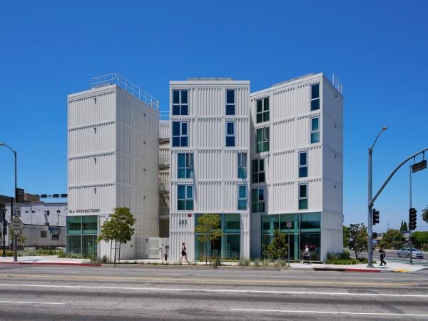 洛杉矶经济适用房开发项目 / Lorcan O’Herlihy Architects