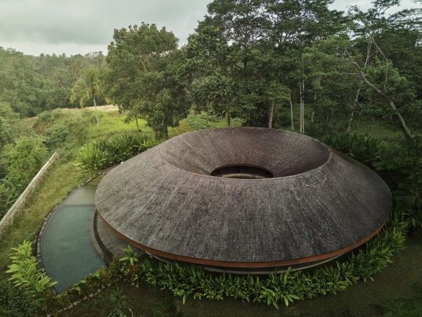 普拉纳帕阳别墅 / Alexis Dornier