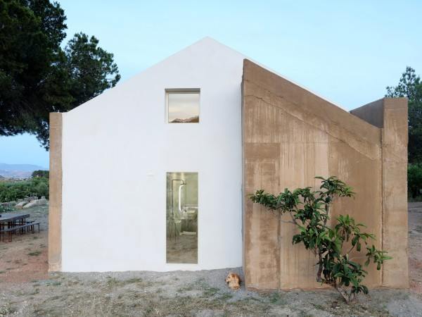 洛斯利亚诺斯之宅 / Pepa Diaz Arquitecta
