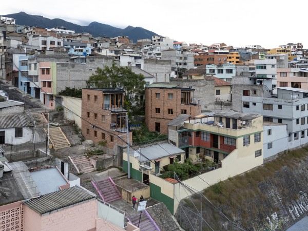 拉维森蒂纳住宅 / Al Borde