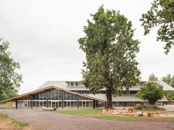 格拉迪尼昂学校 / Ateliers Mathieu Laporte + Fagart & Fontana