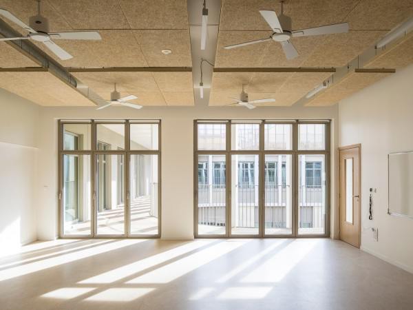 莱法布里克学校 / Brenac & Gonzalez & Associés