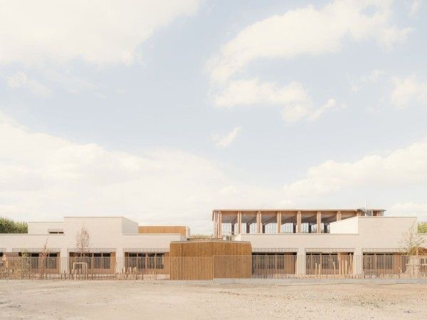 法国特雷姆布莱西蒙娜·韦伊学校综合体 / Le Penhuel Architectes