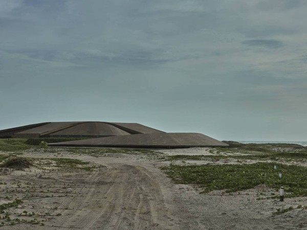 Salinas del Rey 水上运动中心 / DEB + El Equipo Mazzanti