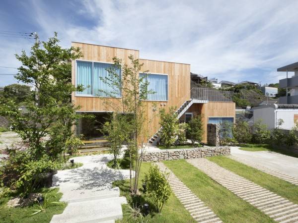 森林中的牙医诊所 / YYA / Yusuke Yoshino Architects