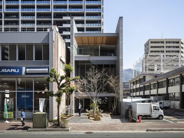 引入街道，KOKAGE 诊所 / SAI Architectural Design Office + ATIES