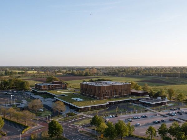 Isala Meppel 医院 / Vakwerk Architecten