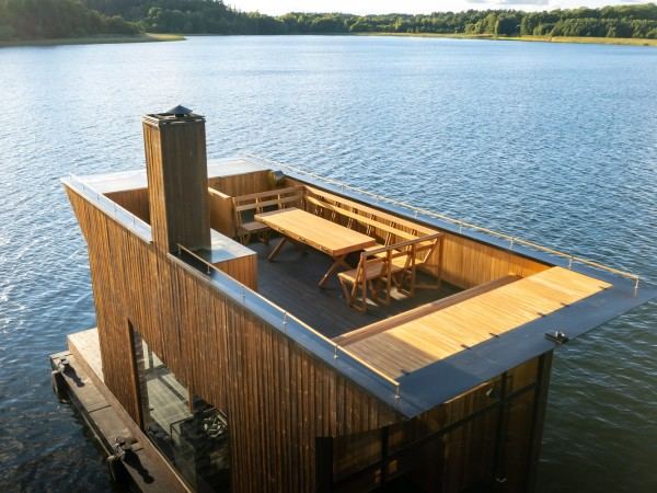 Big Branzino 水上桑拿浴室 / Sandellsandberg