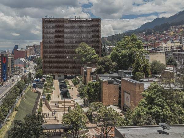 哈维里亚纳大学理学院 / taller de arquitectura de bogotá