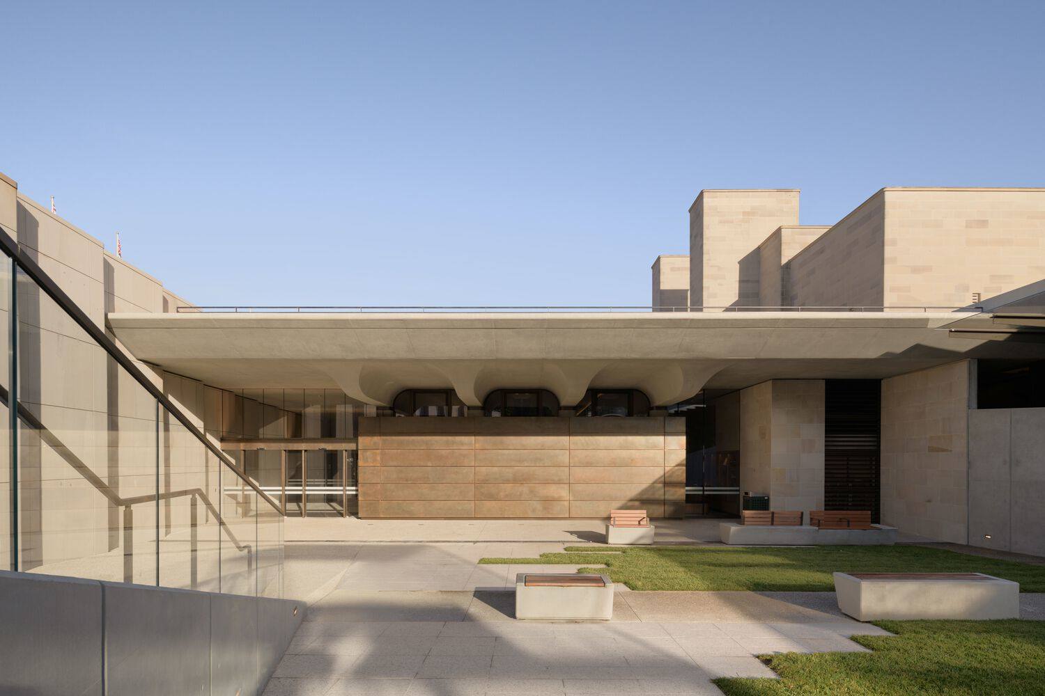 澳大利亚战争纪念馆南入口及阅兵场 / Studio.SC