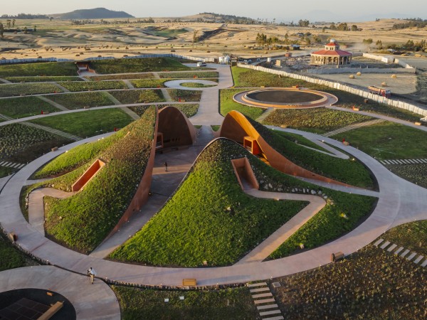 ET-302 纪念馆 / Alebel Desta Consulting Architects and Engineers