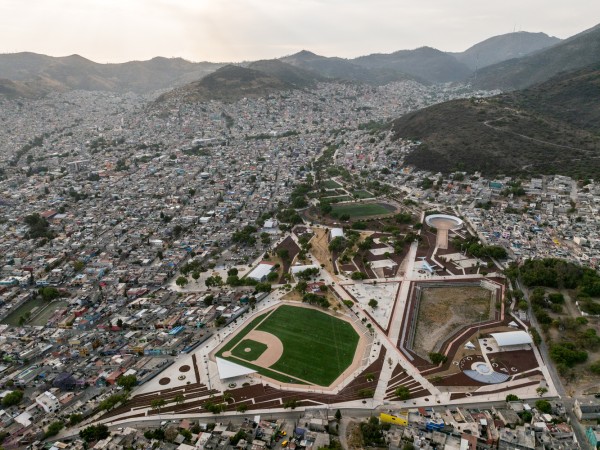 Parque 二百周年纪念公园 / Taller Capital