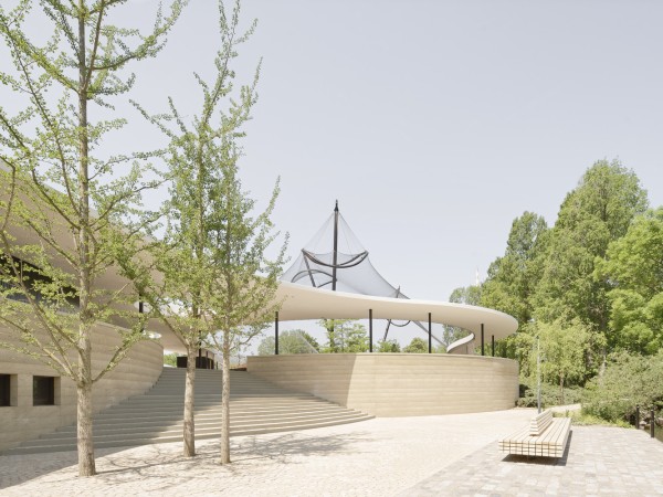 路易森公园的绿色体验中心 / Bez+Kock Architekten