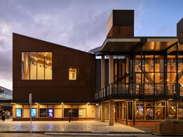 宫廷剧院 / Haworth Tompkins