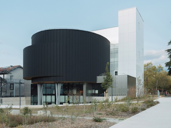 宇宙科学中心 / Arcane Architectes
