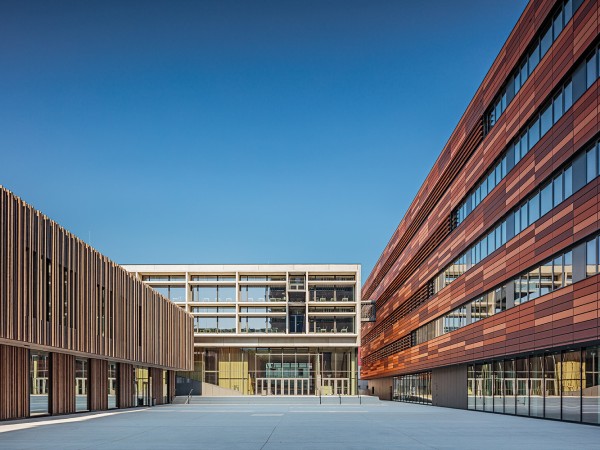 林茨医学院 / LORENZATELIERS