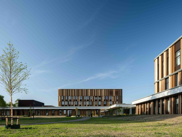 Isala Meppel 医院 / Vakwerk Architecten