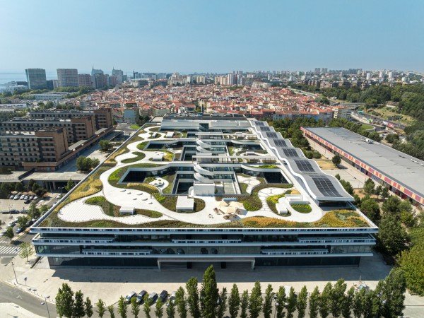 Oriente 绿色校园 / LJ-Group Landscape Architecture + Saraiva + Associados + Kohn ...