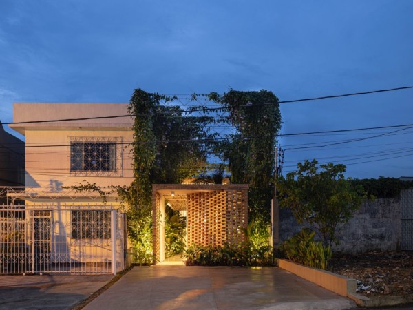 Tropical Warehouse